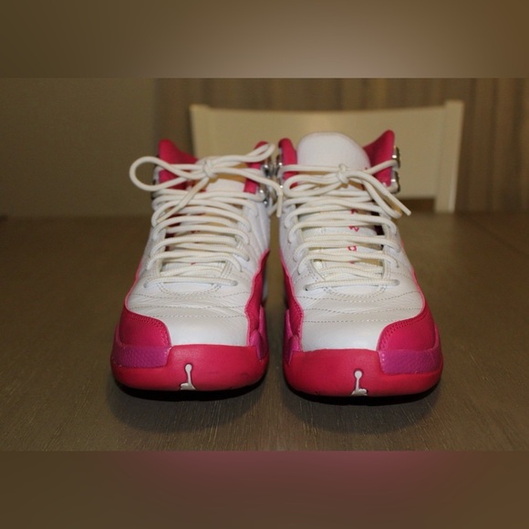 Size 5.5Y Nike Air Jordan 12 Retro Dynamic Pink White 510815-109 - Picture 2 of 3